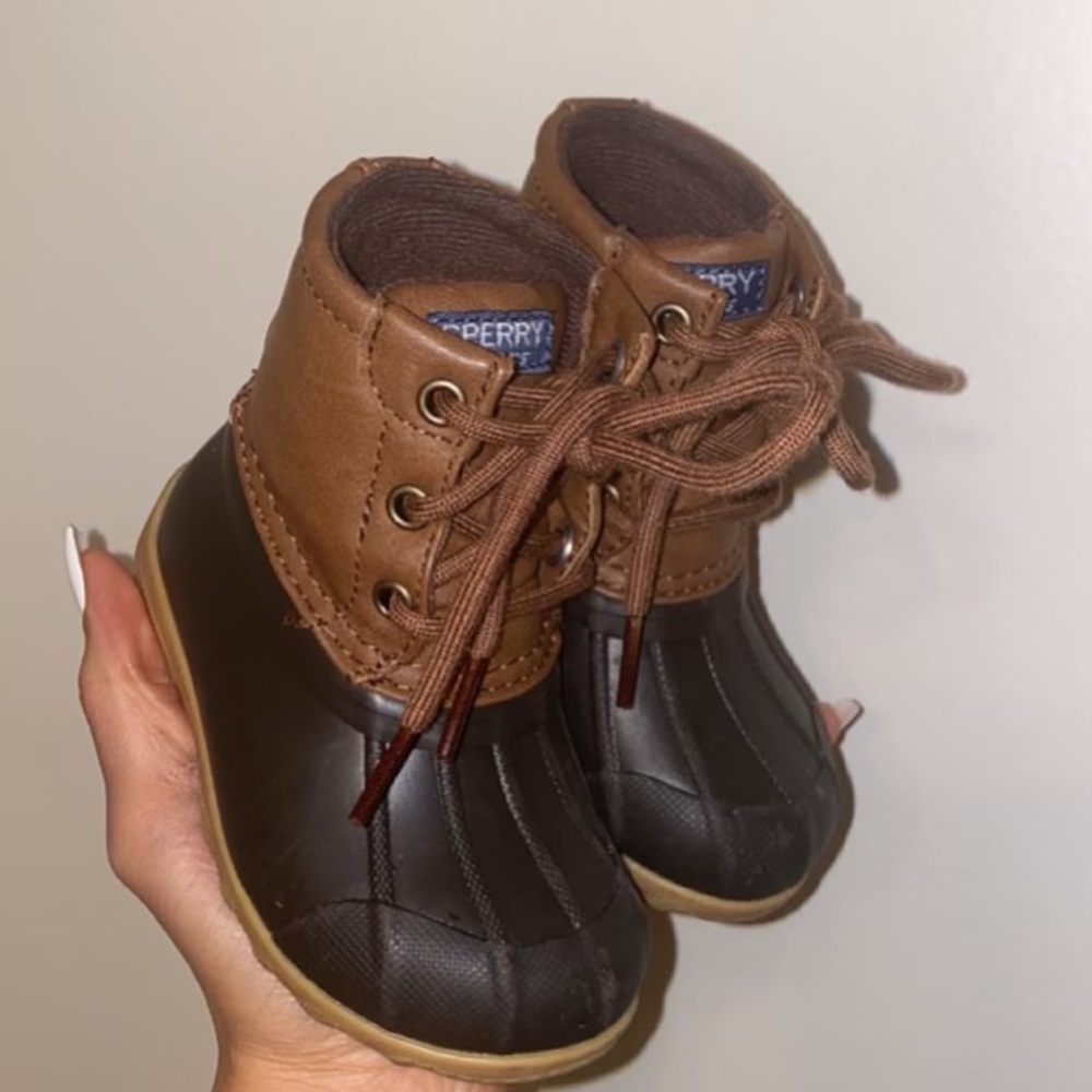 Duck boots
